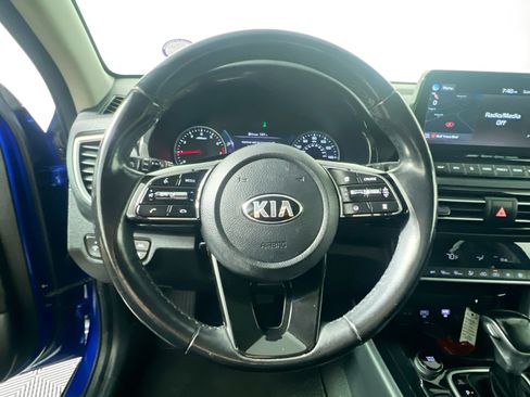 Used 2021 Kia Seltos SX w/ SX Sunroof Package image 17