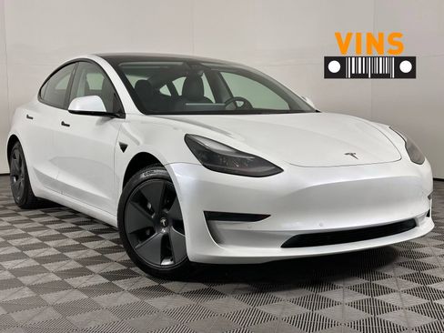 Used 2021 Tesla Model 3 Standard Range Plus image 1