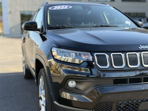 Used 2022 Jeep Compass Latitude AWD/4WD image 10