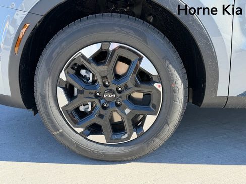 New 2026 Kia Sorento S FWD image 8