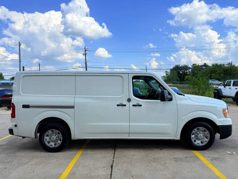 Used 2015 Nissan NV 2500 SV w/ Side & Curtain Airbag Package image 5