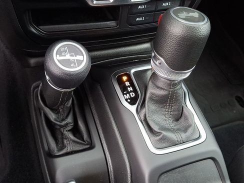 Used 2022 Jeep Wrangler Unlimited Sport image 14