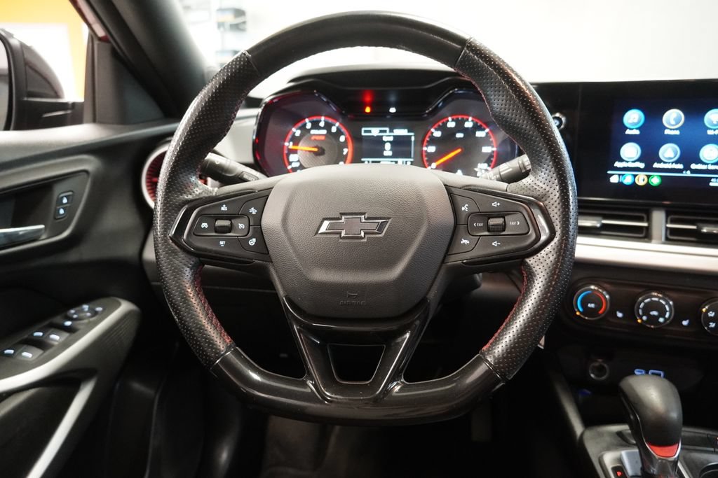 Used 2024 Chevrolet Trax RS FWD image 17
