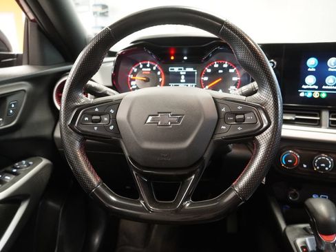Used 2024 Chevrolet Trax RS FWD image 17