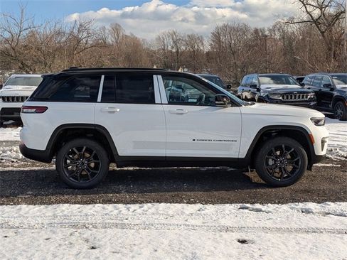 New 2025 Jeep Grand Cherokee Limited image 2