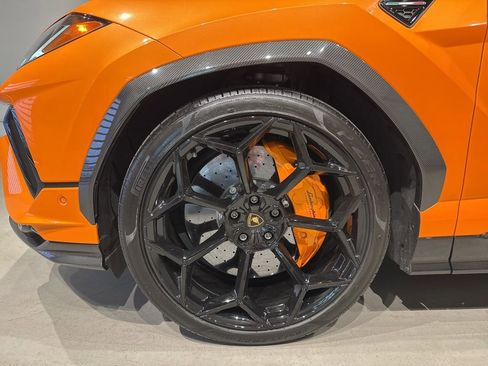 Used 2023 Lamborghini Urus Performante image 13