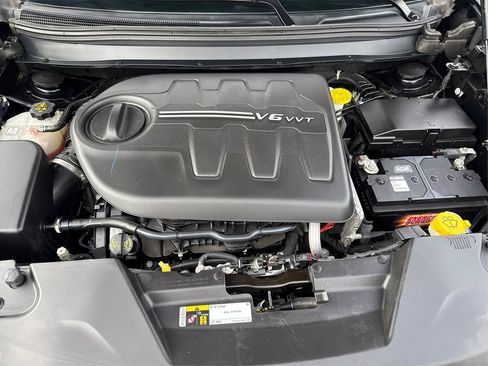 Used 2018 Jeep Cherokee Overland image 25