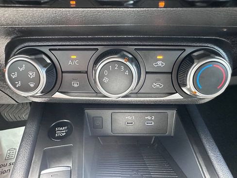 Used 2025 Nissan Kicks SV FWD image 21