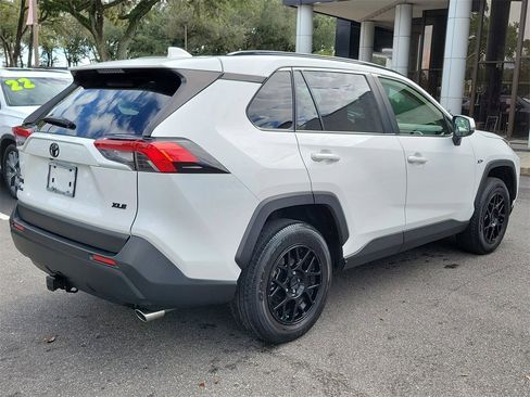 Used 2020 Toyota RAV4 XLE image 6