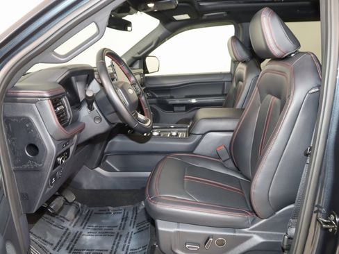 Used 2024 Ford Expedition Limited image 12