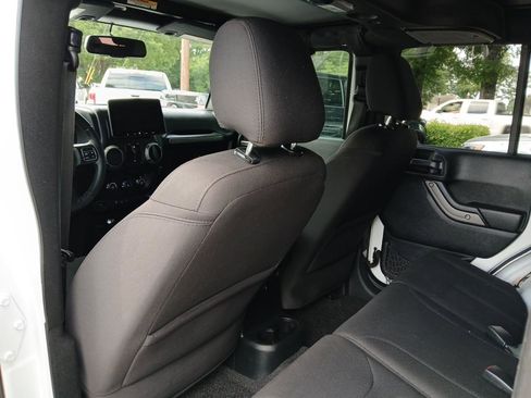 Used 2017 Jeep Wrangler Unlimited Sport w/ Quick Order Package 24S AWD/4WD image 10