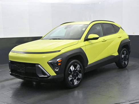 Used 2025 Hyundai Kona SEL image 1