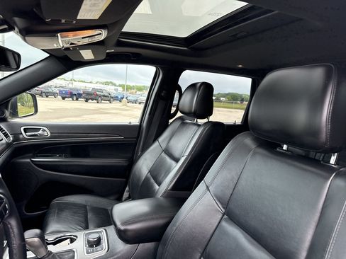 Used 2018 Jeep Grand Cherokee Limited AWD/4WD image 22
