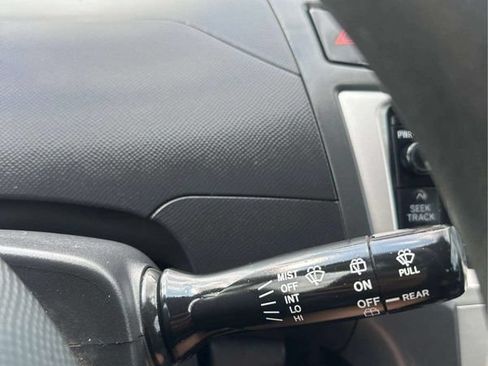 Used 2007 Toyota Yaris 2-Door Hatchback FWD image 19