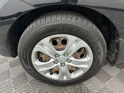 Used 2013 Hyundai Tucson GL FWD image 11