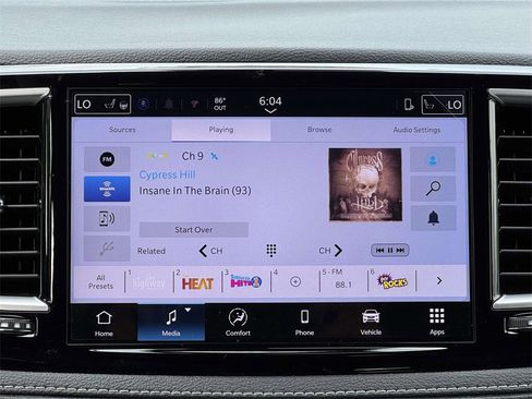New 2026 Chrysler Pacifica Select image 3