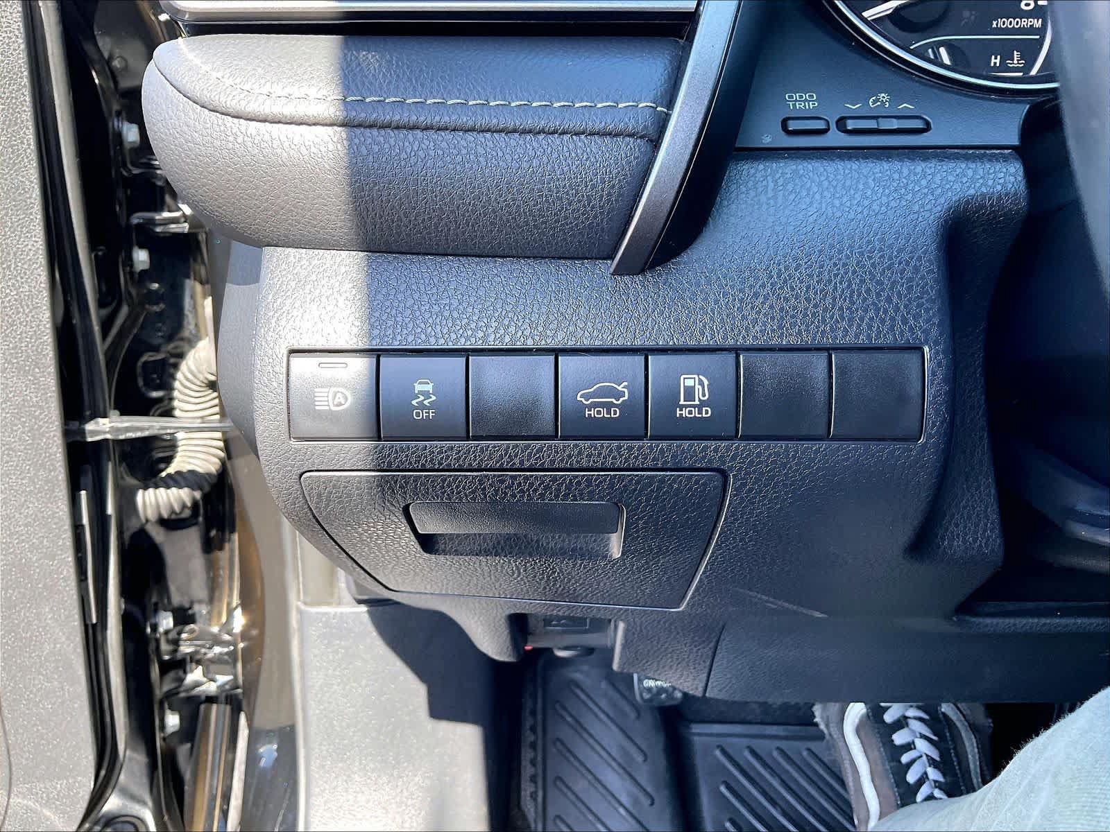 Used 2024 Toyota Camry SE FWD image 38