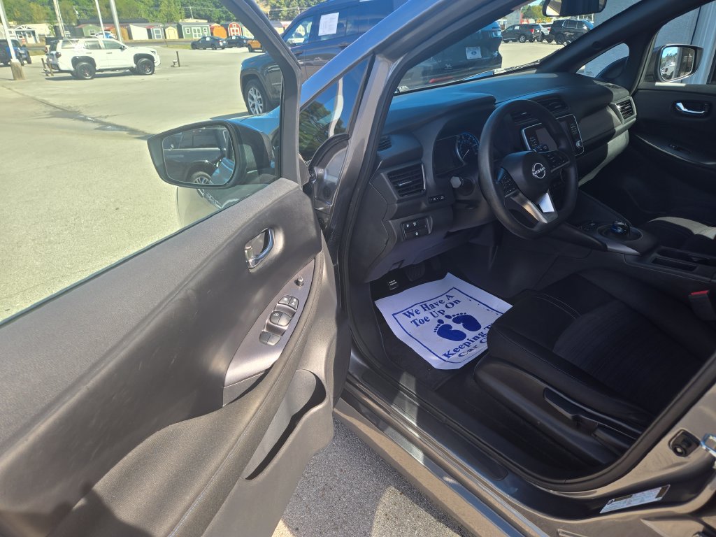 Used 2023 Nissan Leaf S FWD image 6