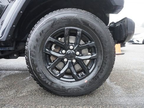 Used 2022 Jeep Gladiator Sport AWD/4WD image 17