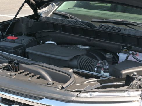New 2026 Chevrolet Silverado 1500 LTZ w/ LTZ Premium Package AWD/4WD image 8
