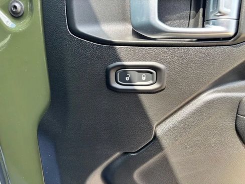 Used 2021 Jeep Wrangler Sport AWD/4WD image 26