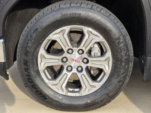 Used 2024 GMC Sierra 1500 SLT image 8