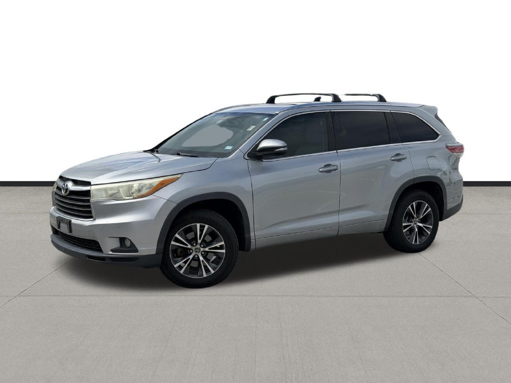 Used 2016 Toyota Highlander XLE FWD image 1