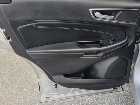Used 2016 Ford Edge Titanium FWD image 35