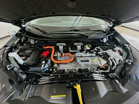 Used 2023 Nissan Ariya AWD image 34