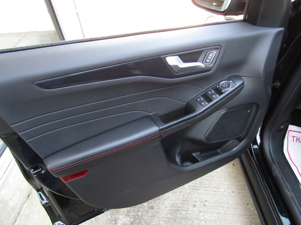 Used 2025 Ford Escape ST-Line AWD/4WD image 18