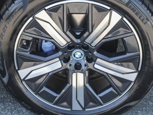 Used 2024 BMW iX xDrive50 w/ Sport Package image 10