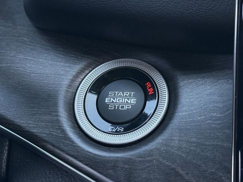 Used 2023 Jeep Grand Cherokee Overland w/ Advanced Protech Group III image 18