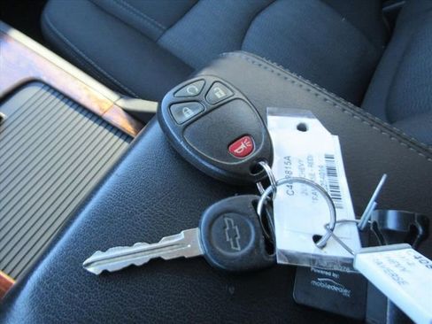 Used 2014 Chevrolet Traverse LT image 31