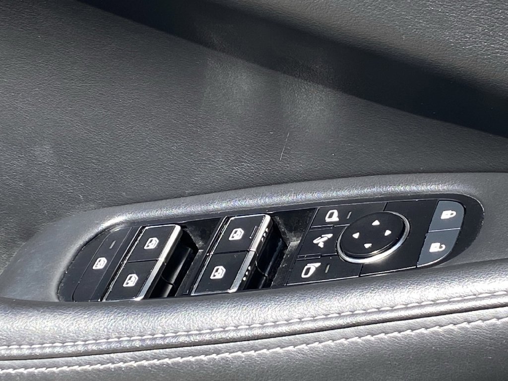 Used 2023 INFINITI QX60 Luxe w/ Cargo Package FWD image 30