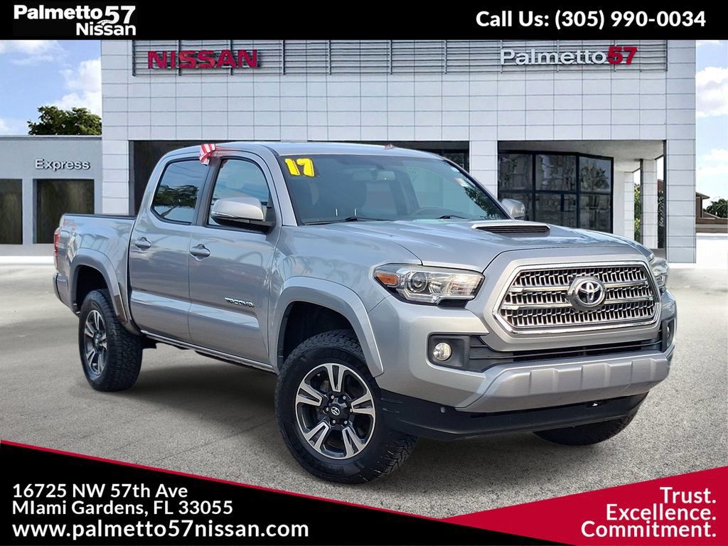 Used 2017 Toyota Tacoma TRD Sport w/ Tow Package RWD image 1