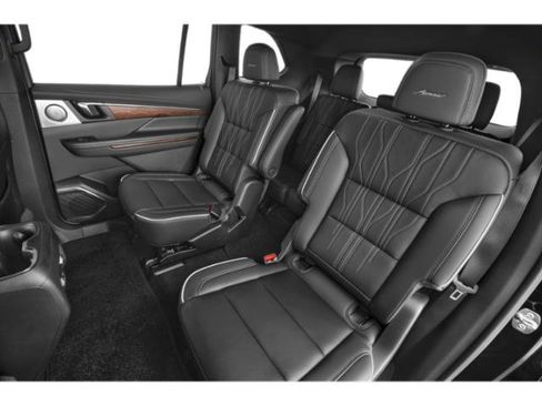 Used 2025 Buick Enclave Avenir w/ LPO, Floor Liner Package FWD image 15