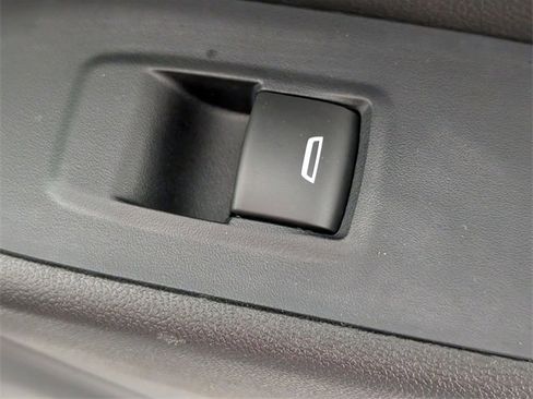 Used 2019 Chevrolet Equinox LT image 35