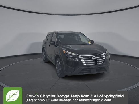 Used 2024 Nissan Rogue SV FWD image 4