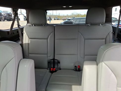 Used 2023 Chevrolet Suburban LT w/ Luxury Package AWD/4WD image 14