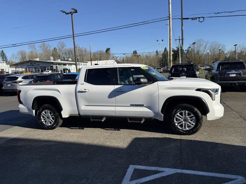 Used 2022 Toyota Tundra SR5 image 7