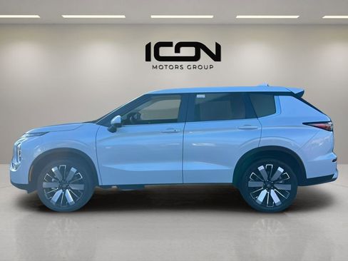 New 2026 Mitsubishi Outlander SE AWD/4WD image 2