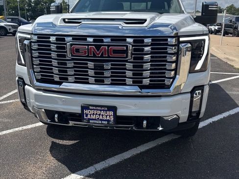 Used 2024 GMC Sierra 2500 Denali w/ Denali Reserve Package AWD/4WD image 8