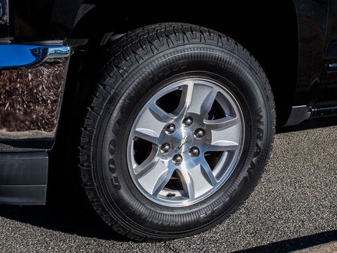 Used 2018 Chevrolet Silverado 1500 LT w/ All Star Edition image 5