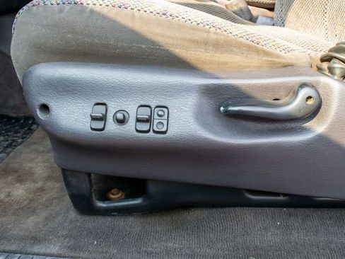 Used 2000 Dodge Ram 2500 Truck ST image 16