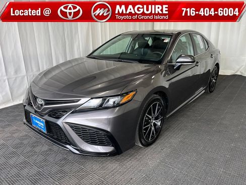 Used 2023 Toyota Camry SE AWD/4WD image 1