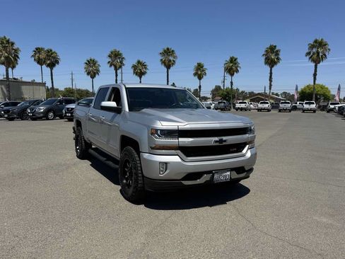 Used 2018 Chevrolet Silverado 1500 LT w/ Texas Edition AWD/4WD image 3