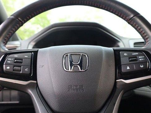 Used 2025 Honda Odyssey Sport-L image 12