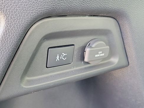Used 2023 Honda Pilot Touring image 13