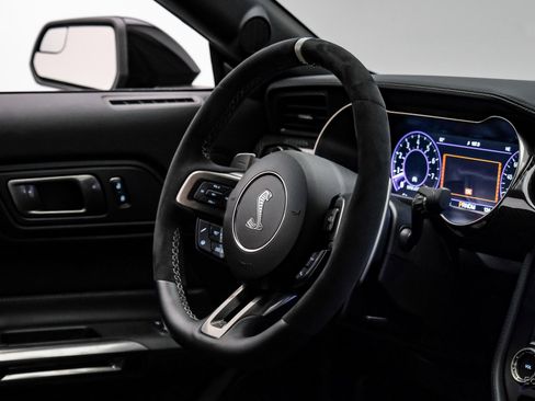 Used 2020 Ford Mustang Shelby GT500 w/ Carbon Fiber Track Pack image 44