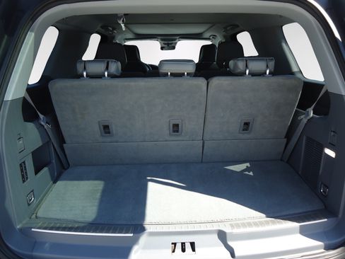 Used 2019 Lincoln Navigator Reserve AWD/4WD image 35